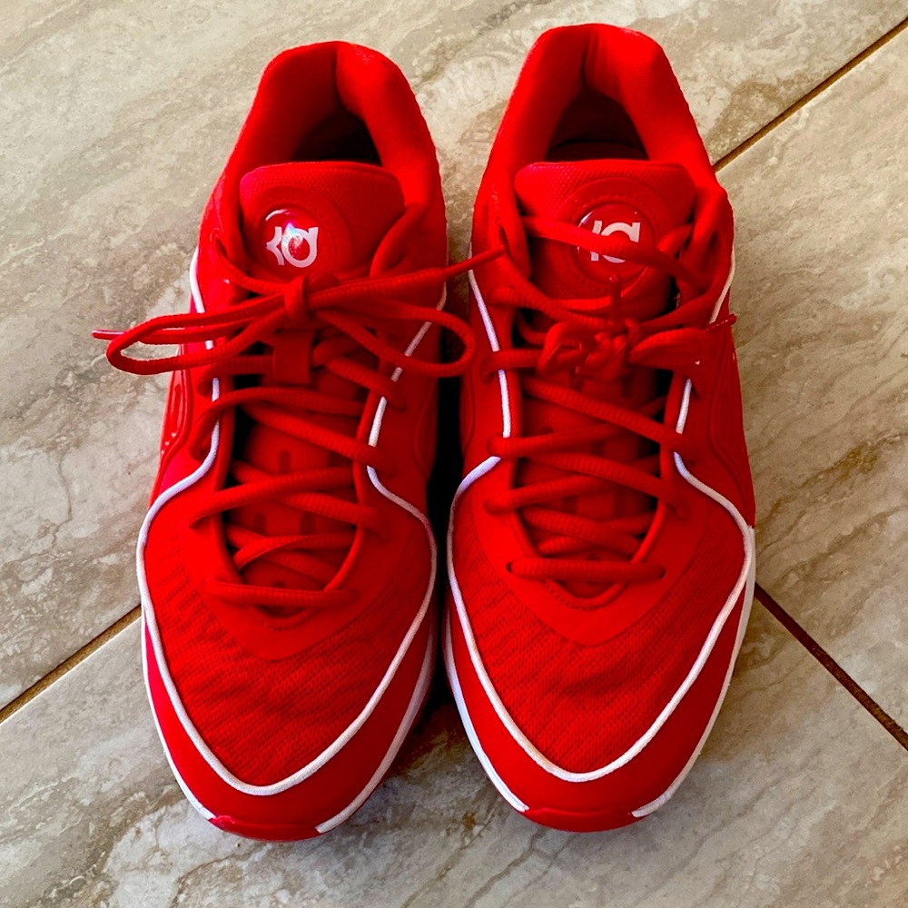 Nike Kevin Durant 16 basketball shoes. Worn once